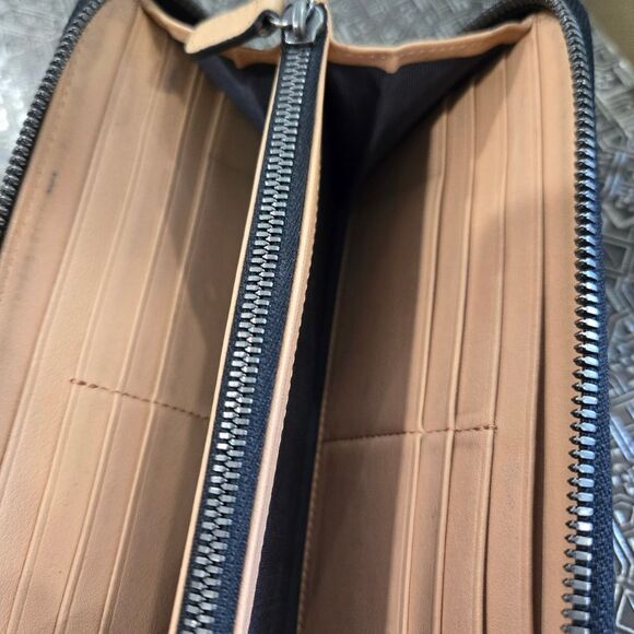 🐢 Rag and Bone Zip Around Wallet Excellent Condition - Picture 16 of 16